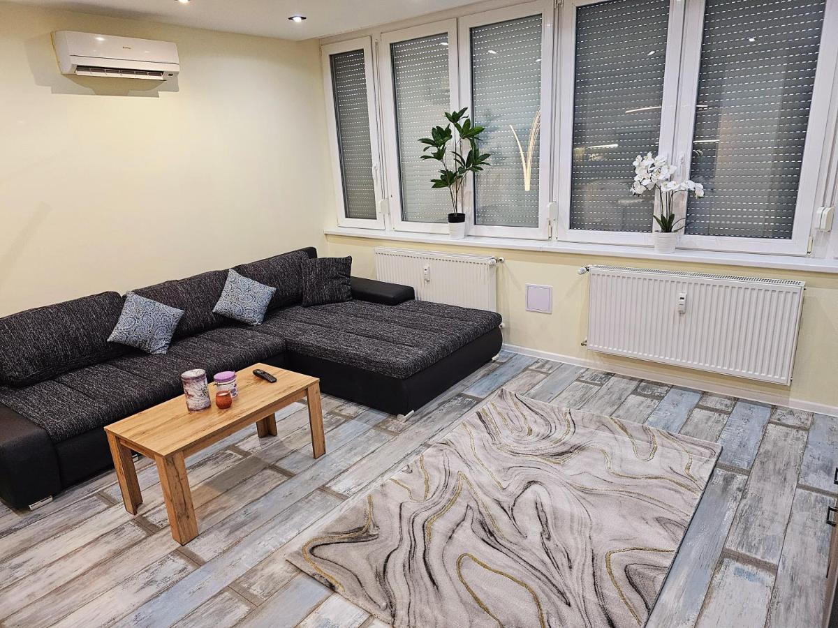 Urban Loft Apartment Salgótarján Екстериор снимка