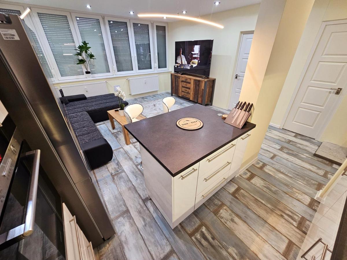 Urban Loft Apartment Salgótarján Екстериор снимка